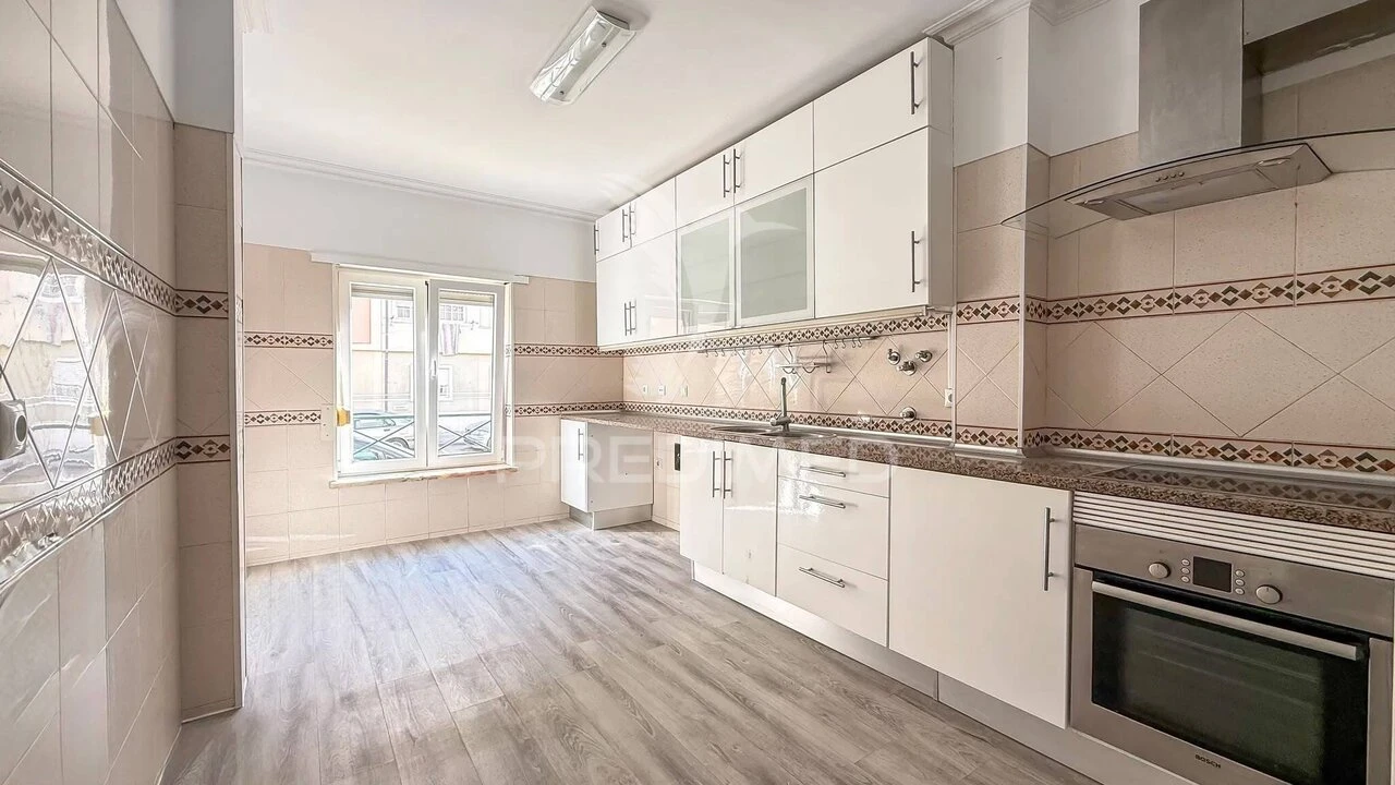 Apartamento T3 para Venda em Quinta do Conde Foto 3