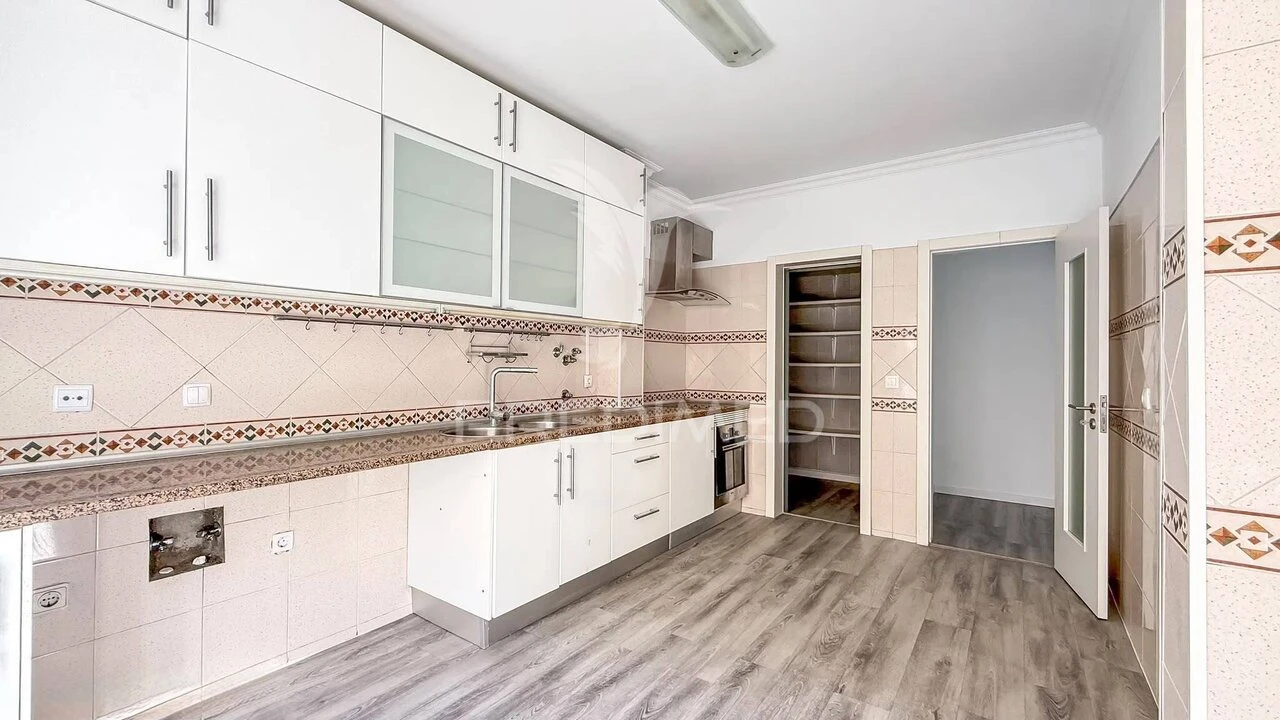 Apartamento T3 para Venda em Quinta do Conde Foto 1