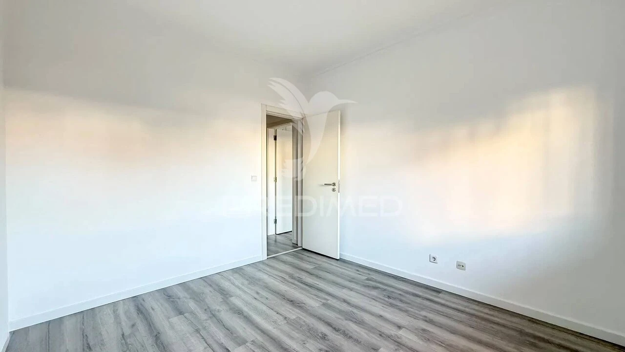 Apartamento T3 para Venda em Quinta do Conde Foto 17