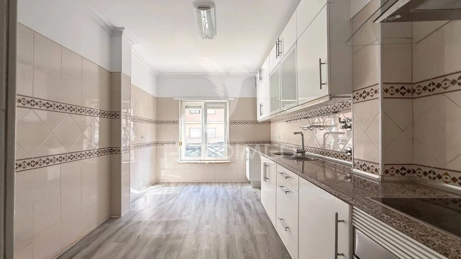Apartamento T3 para Venda em Quinta do Conde Foto 4