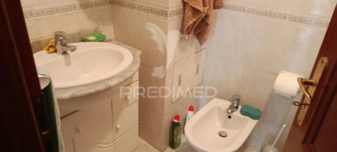 Apartamento T3 para Venda em Sé e São Lourenço Foto 9