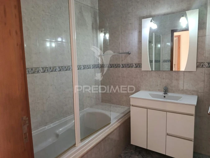 Apartamento T2 para Venda em Meixomil Foto 9