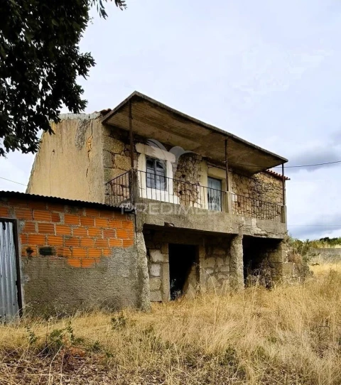 Moradia T2 para Venda em Vale de Prazeres e Mata da Rainha