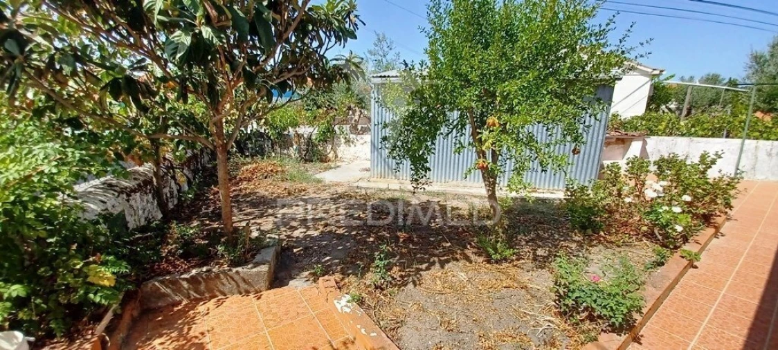Moradia T1 para Venda em Urra Foto 4