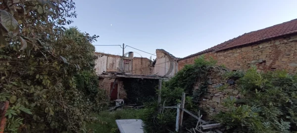 Quinta T5 para Venda em Campo e Sobrado