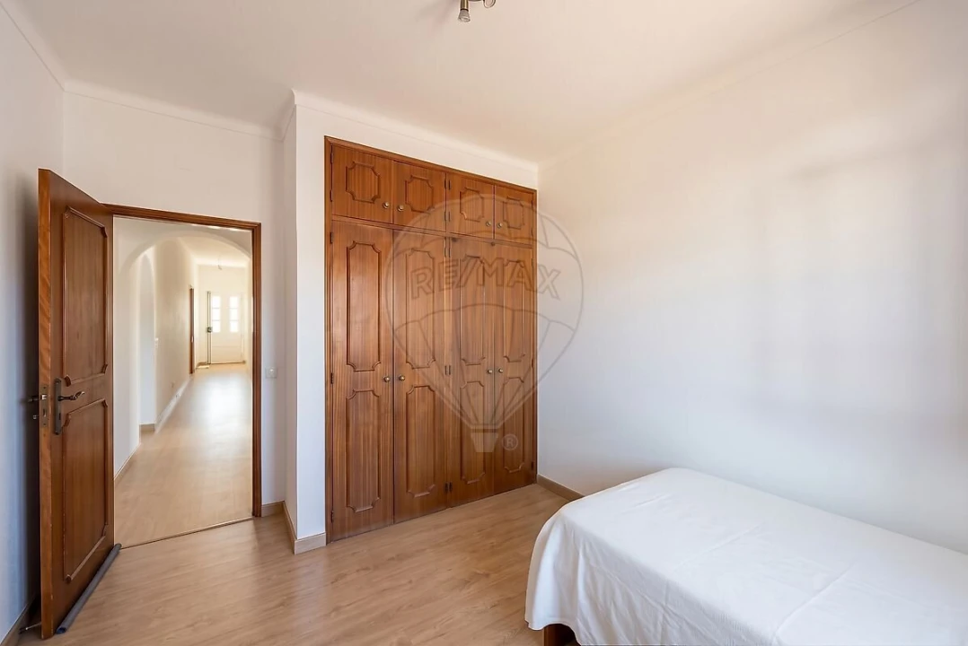 Moradia T4 para Venda em Lagos (São Sebastião e Santa Maria) Foto 30