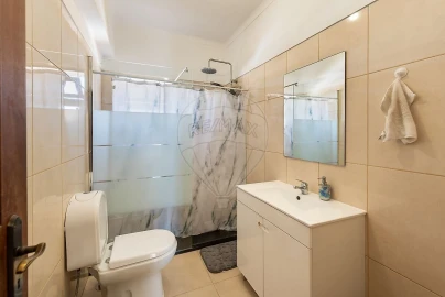 Moradia T4 para Venda em Lagos (São Sebastião e Santa Maria)
