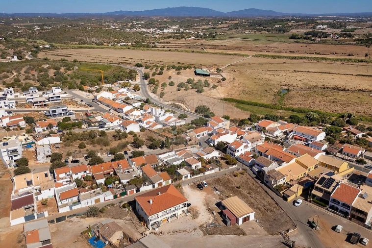 Moradia T4 para Venda em Lagos (São Sebastião e Santa Maria) Foto 14