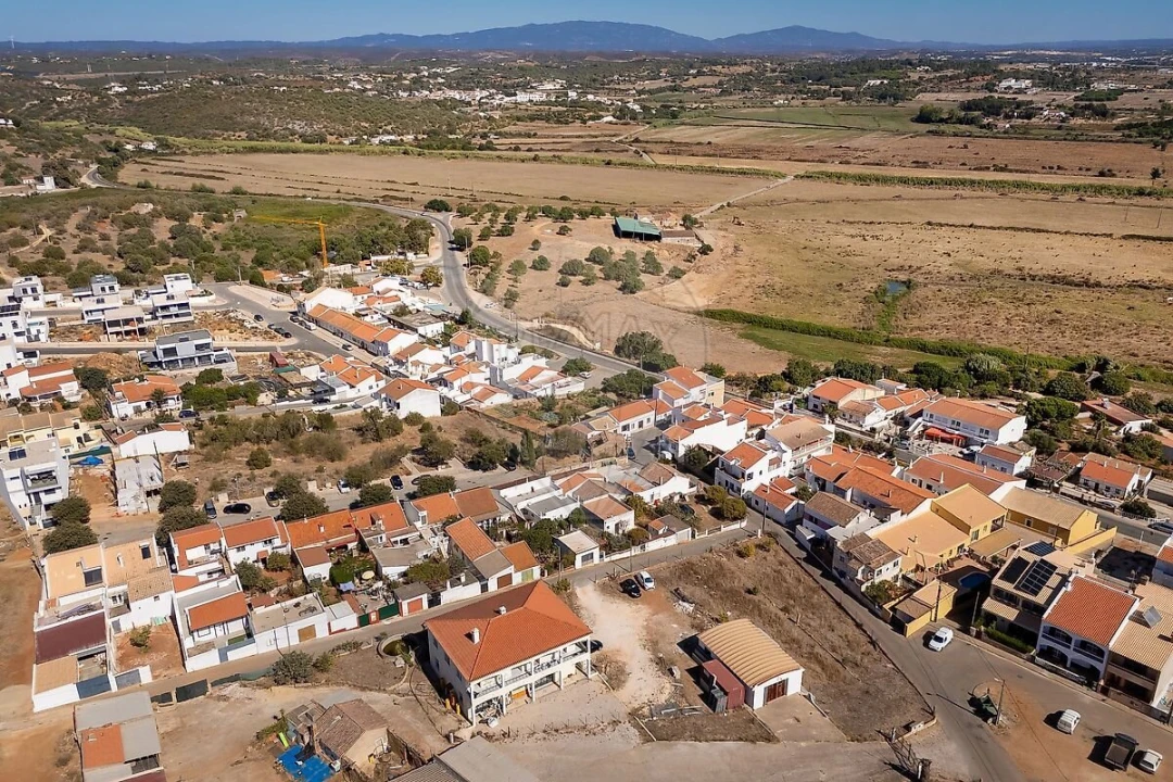 Moradia T4 para Venda em Lagos (São Sebastião e Santa Maria) Foto 14
