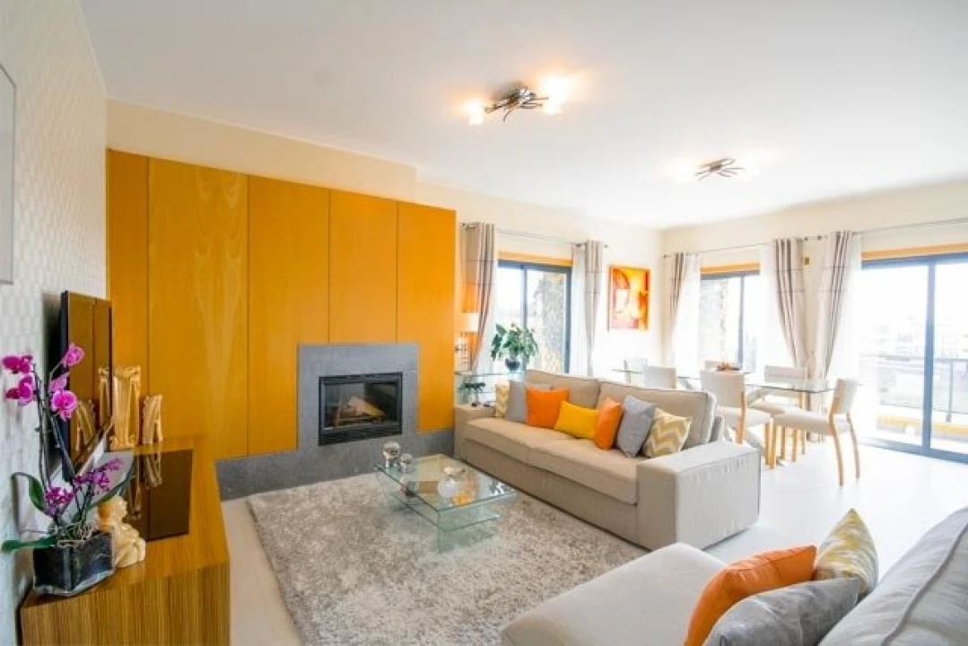 Apartamento T2 para Venda em Quarteira Foto 2