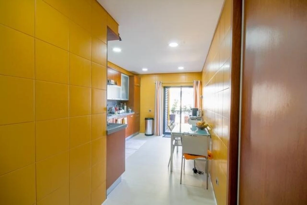 Apartamento T2 para Venda em Quarteira Foto 5