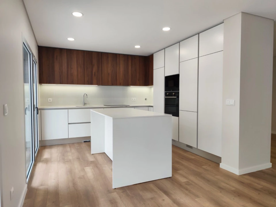 Apartamento T2 para Venda em Tavarede Foto 8