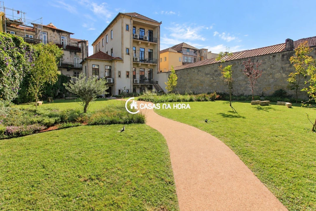 Apartamento T2 para Arrendamento em Cedofeita, Santo Ildefonso, Sé, Miragaia, São Nicolau e Vitória Foto 24
