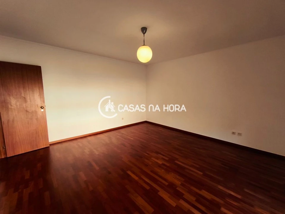 Apartamento T3 para Arrendamento em Oeiras e São Julião da Barra, Paço de Arcos e Caxias Foto 4