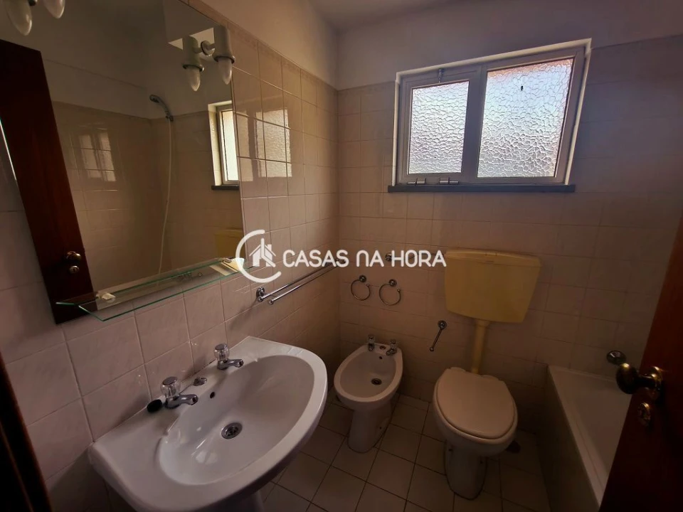 Apartamento T3 para Arrendamento em Oeiras e São Julião da Barra, Paço de Arcos e Caxias Foto 21