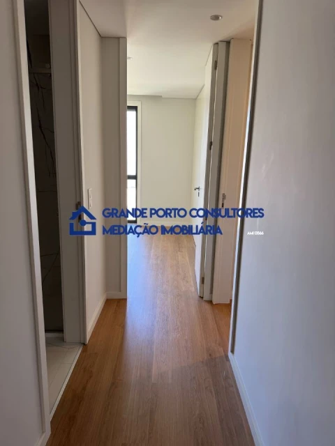 Apartamento T2 para Arrendamento em Campanhã