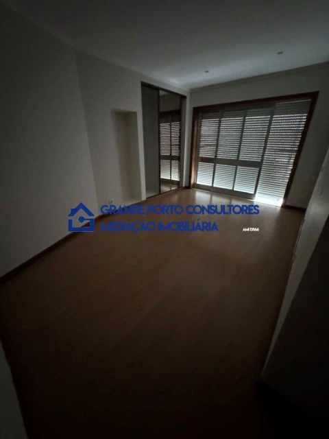 Apartamento T3 para Arrendamento em Aldoar, Foz do Douro e Nevogilde