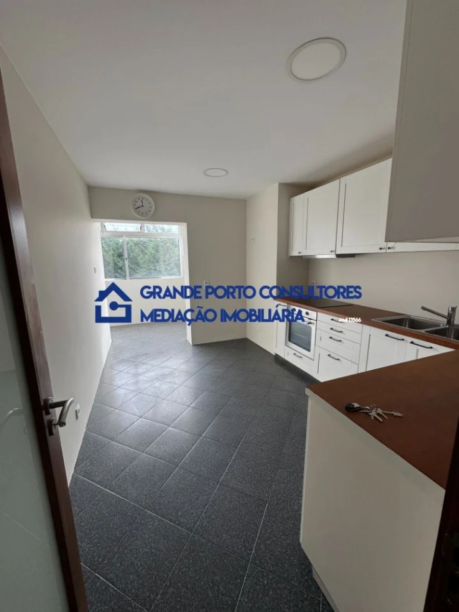 Apartamento T3 para Arrendamento em Aldoar, Foz do Douro e Nevogilde Foto 2
