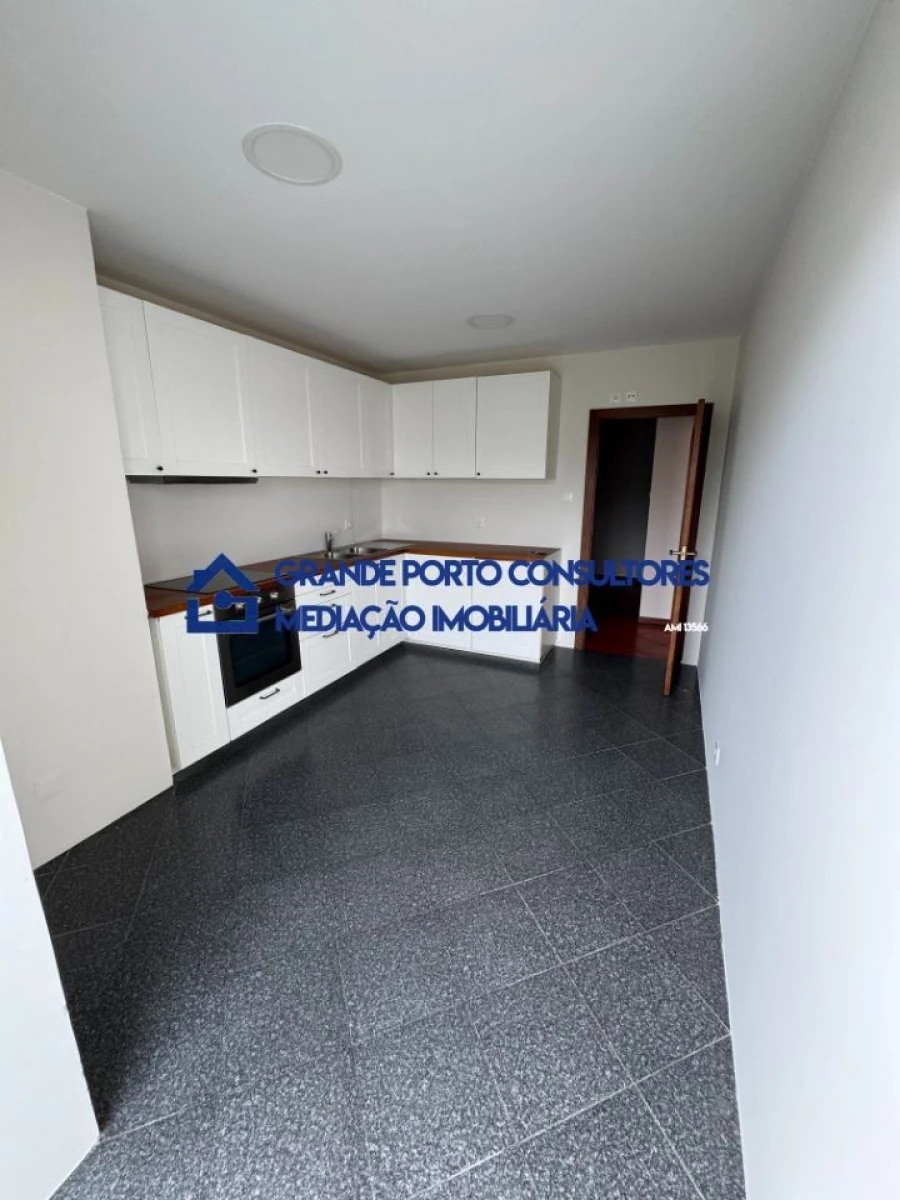 Apartamento T3 para Arrendamento em Aldoar, Foz do Douro e Nevogilde Foto 4