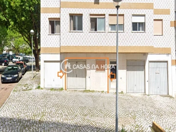 Negócio para Arrendamento em Massamá e Monte Abraão