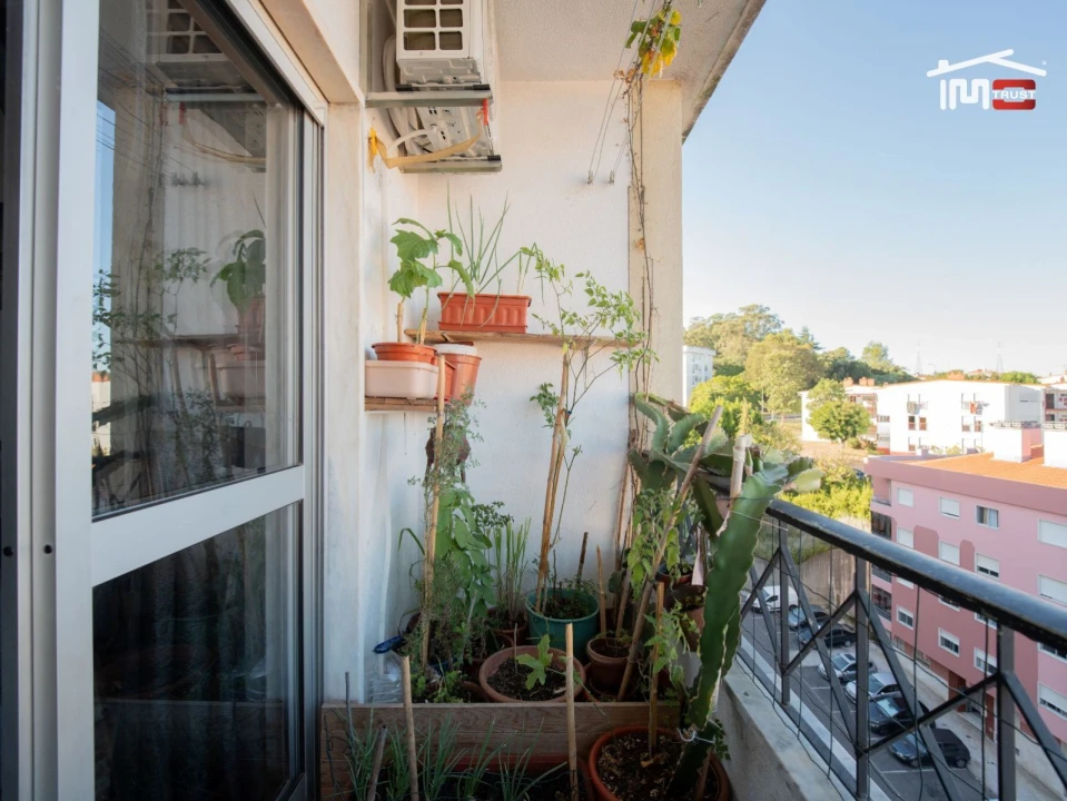 Apartamento T2 para Venda em Queluz e Belas Foto 6