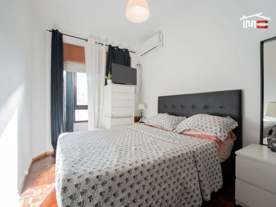 Apartamento T2 para Venda em Queluz e Belas Foto 17