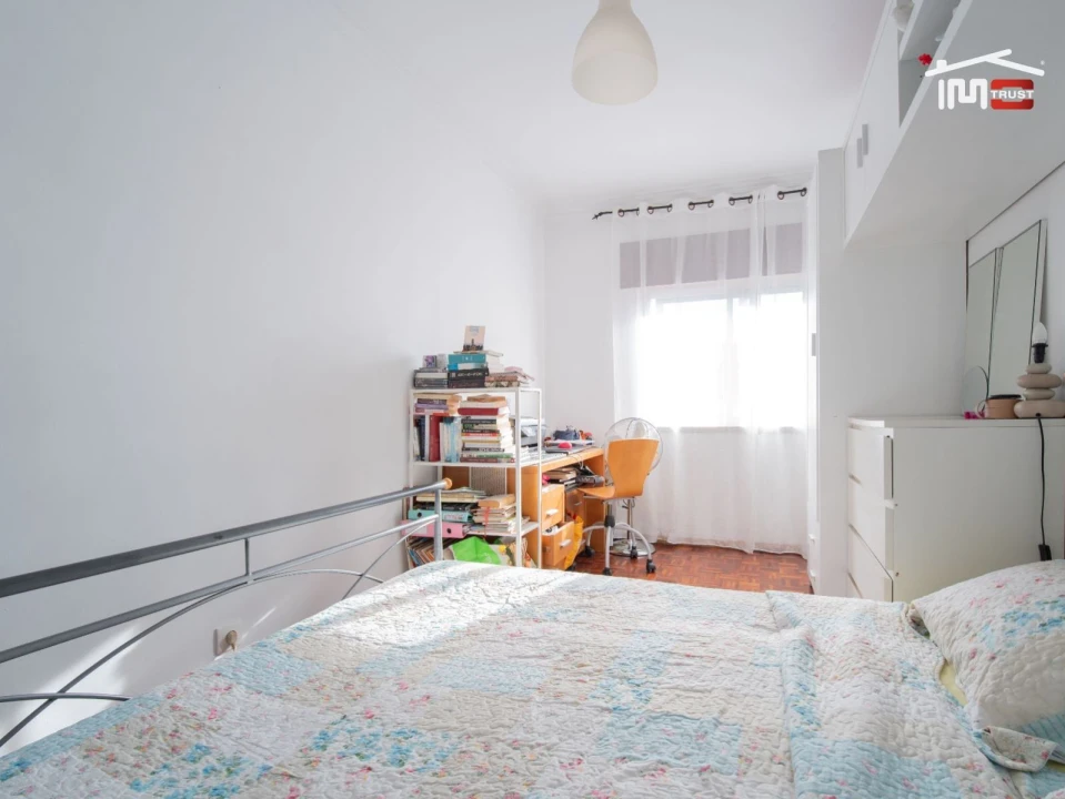 Apartamento T2 para Venda em Queluz e Belas Foto 26