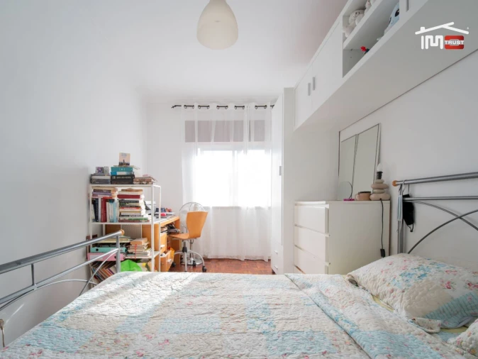 Apartamento T2 para Venda em Queluz e Belas Foto 25