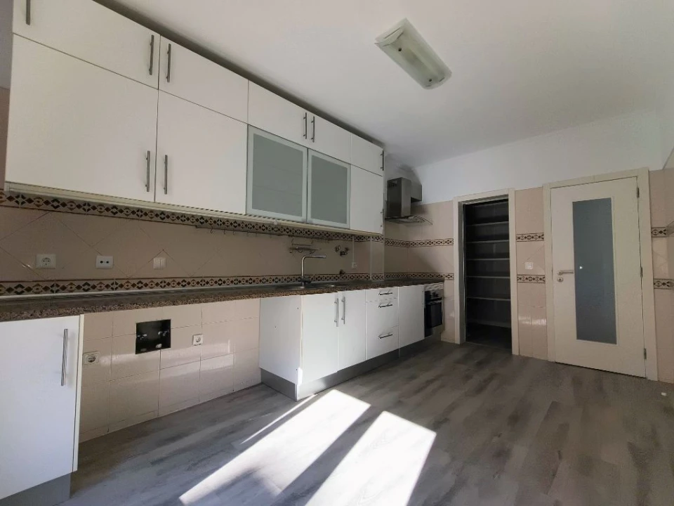 Apartamento T3 para Venda em Quinta do Conde Foto 3