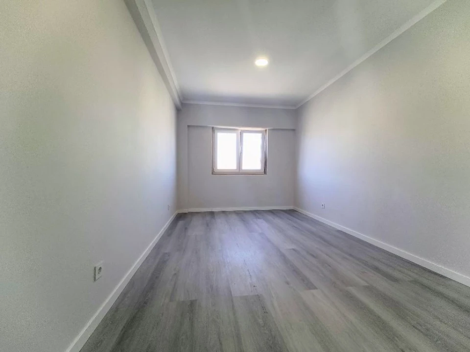 Apartamento T4 para Venda em Amora Foto 17