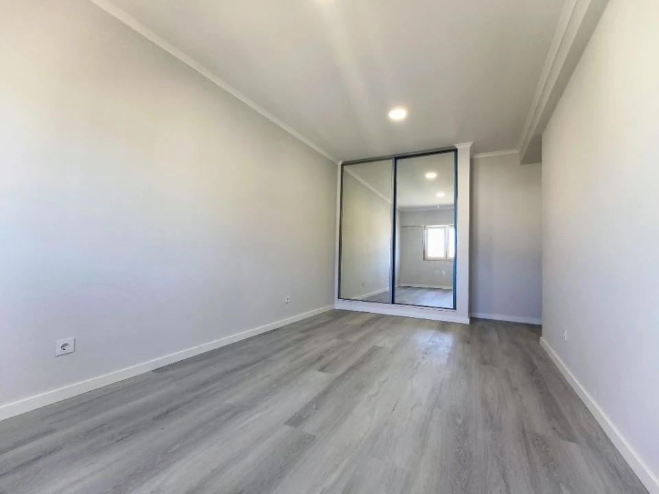 Apartamento T4 para Venda em Amora Foto 18