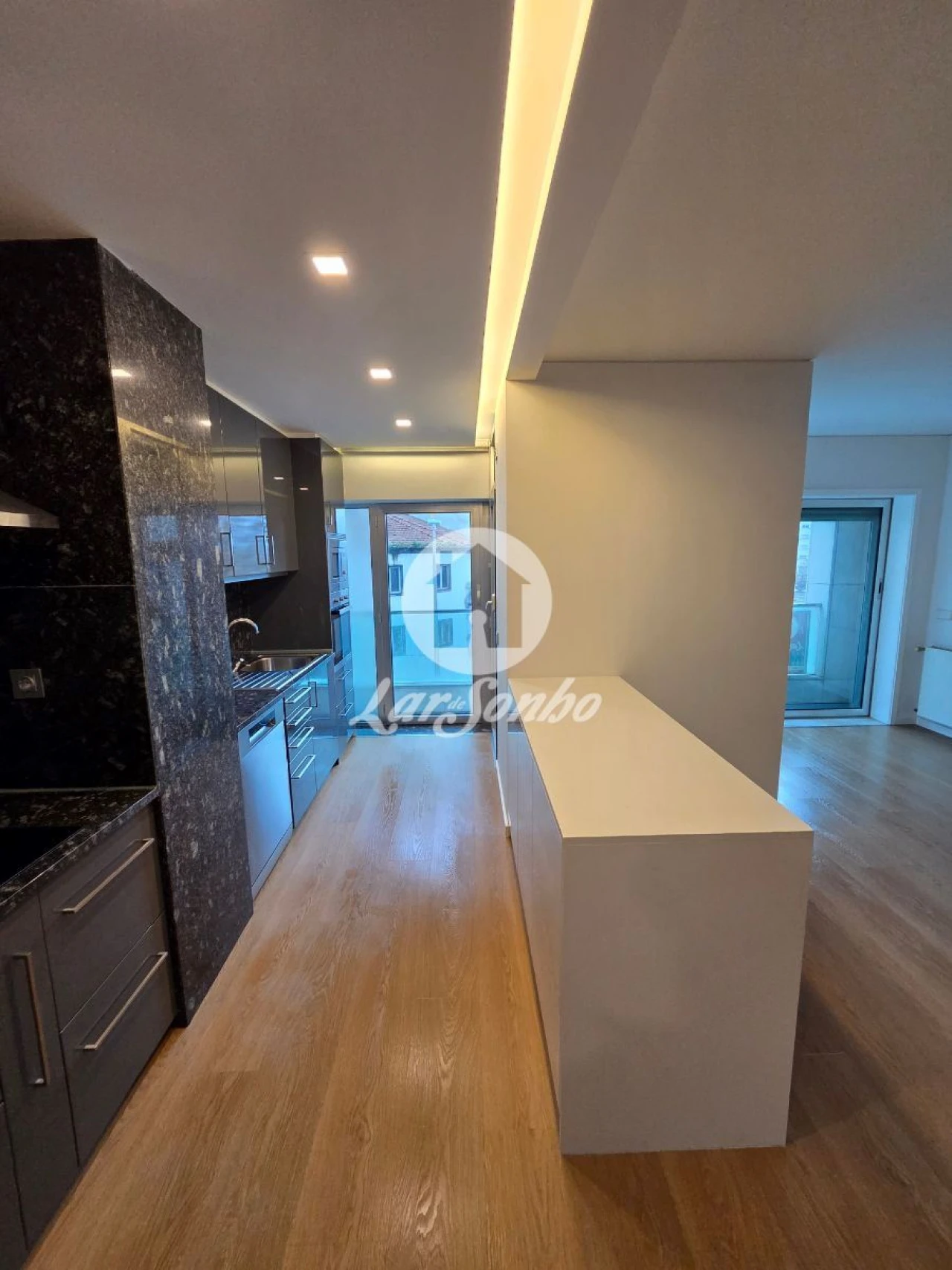 Apartamento T2 para Venda em Custóias, Leça do Balio e Guifões Foto 1