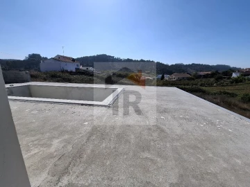 Moradia T4 para Venda em Salir de Matos