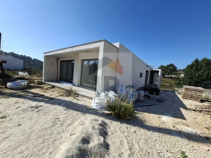 Moradia T4 para Venda em Salir de Matos Foto 29