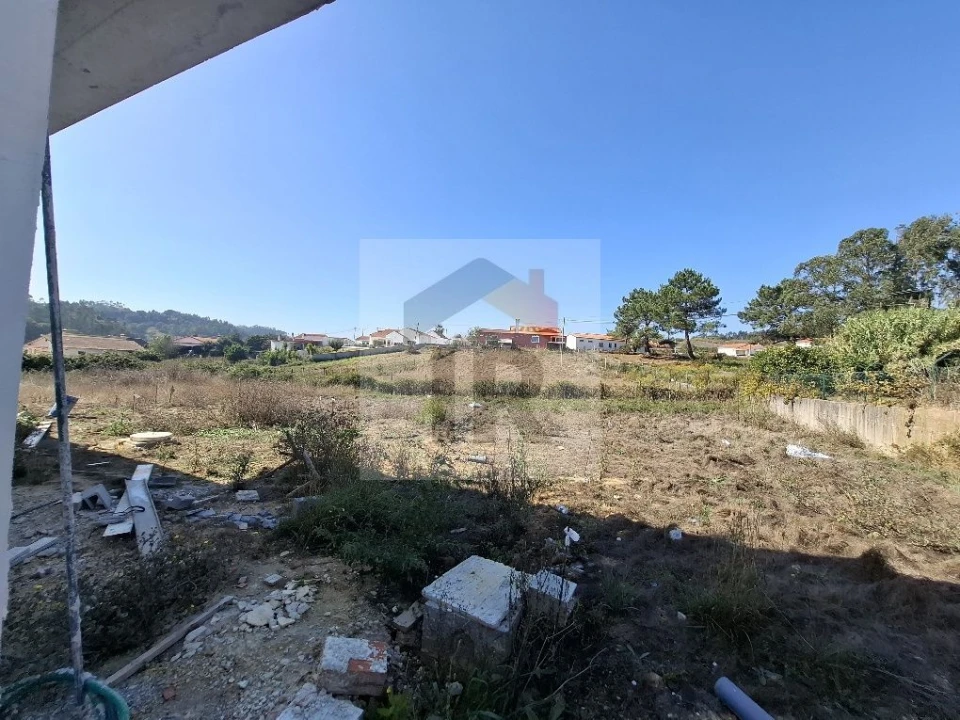 Moradia T4 para Venda em Salir de Matos Foto 12