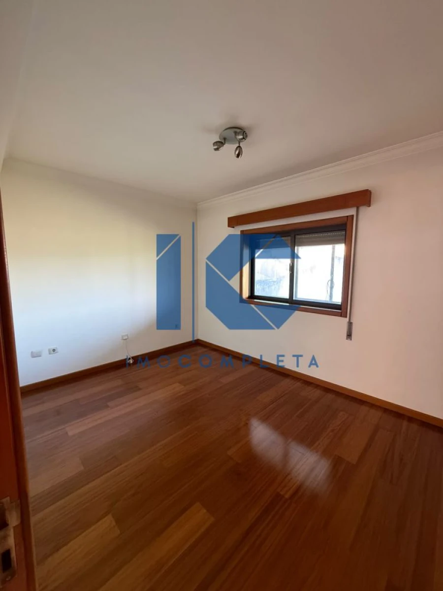 Apartamento T2 para Venda em Recardães e Espinhel Foto 7