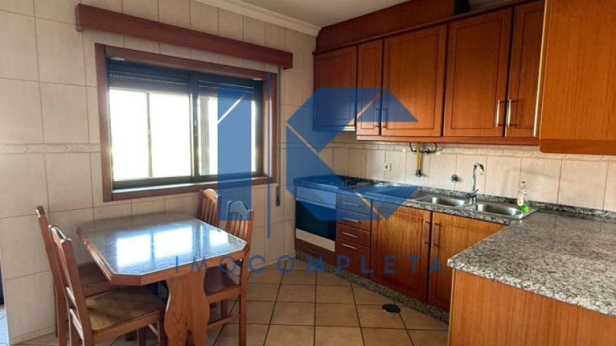 Apartamento T2 para Venda em Recardães e Espinhel