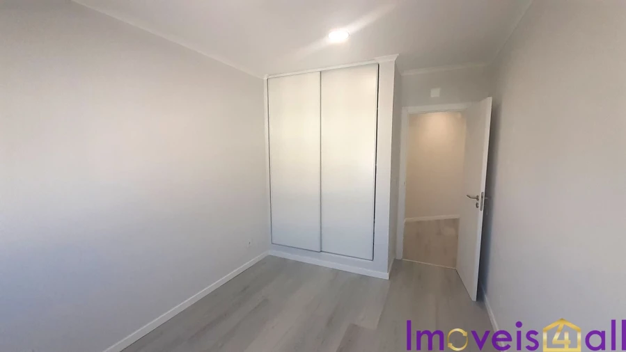 Apartamento T4 para Venda em Amora Foto 15