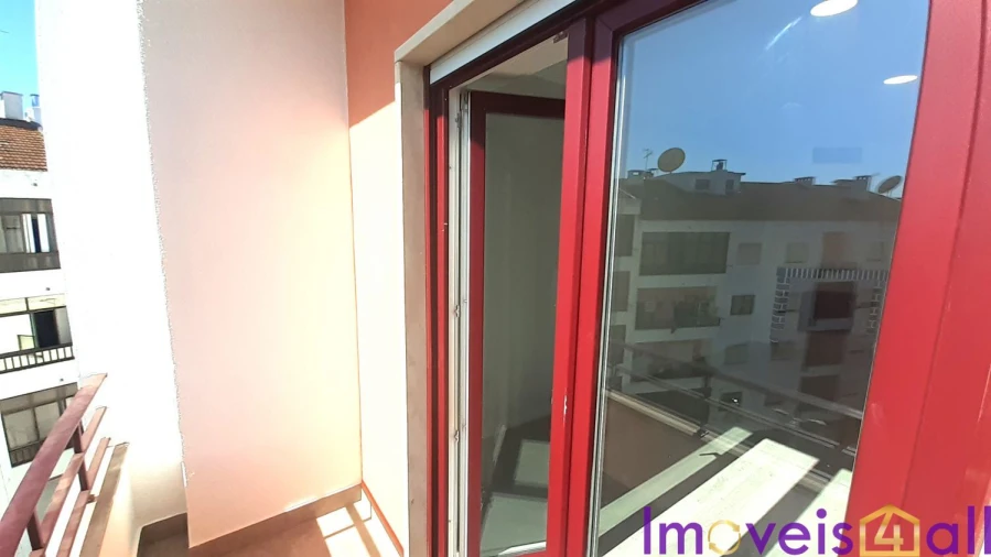Apartamento T4 para Venda em Amora Foto 24