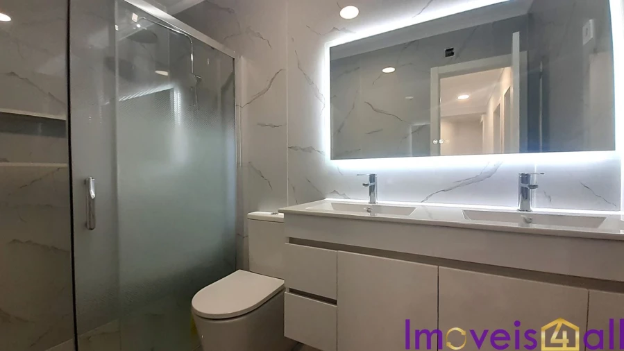 Apartamento T4 para Venda em Amora Foto 19