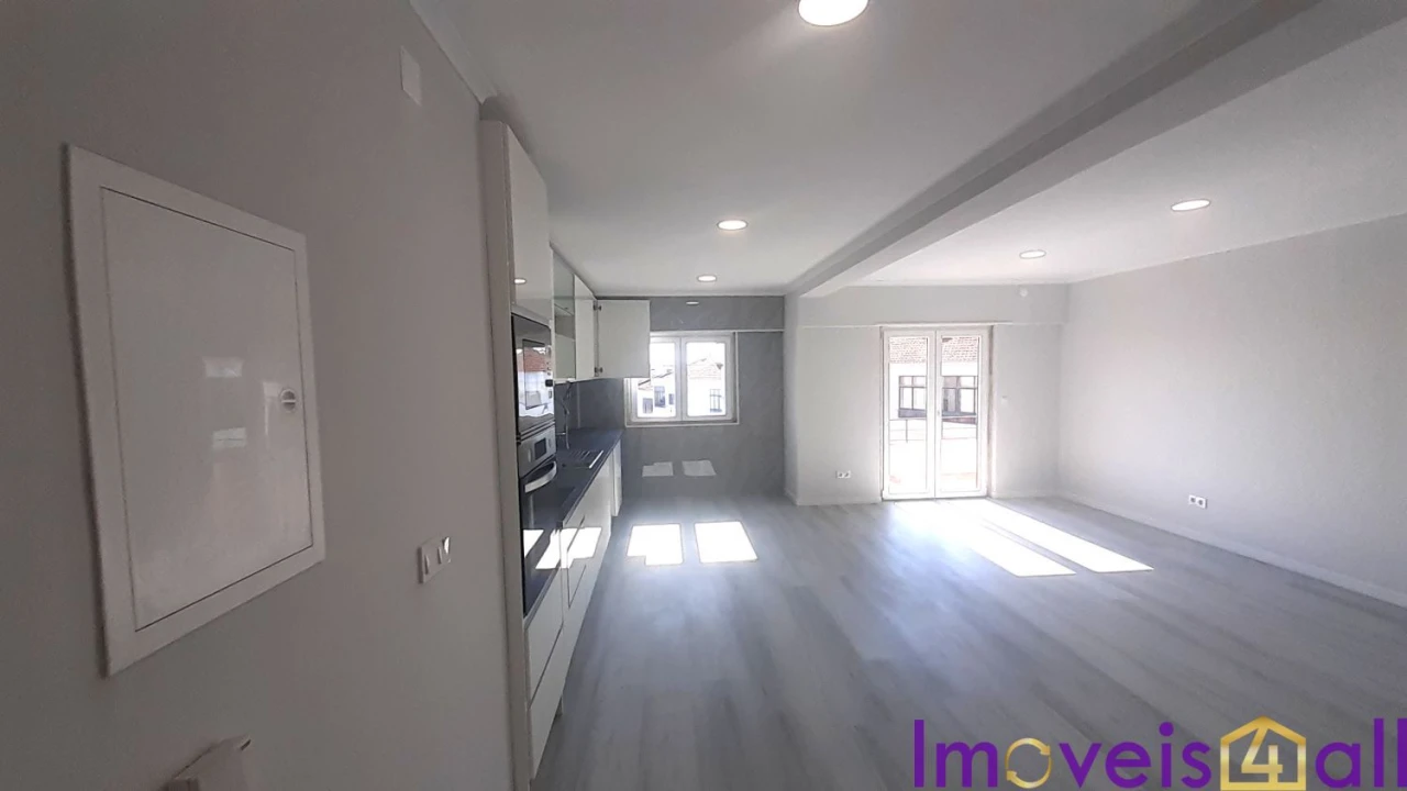 Apartamento T4 para Venda em Amora Foto 18