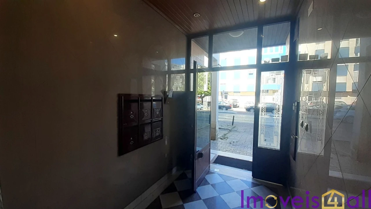 Apartamento T4 para Venda em Amora Foto 26