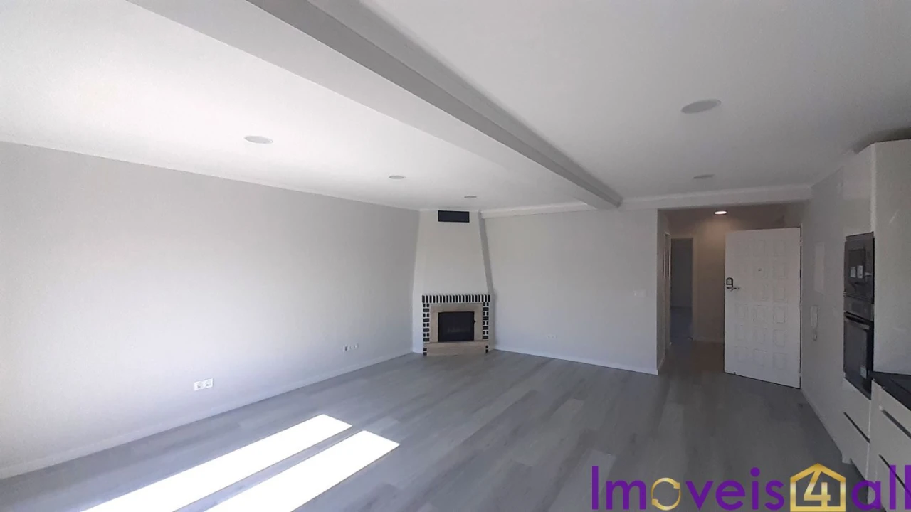 Apartamento T4 para Venda em Amora Foto 7