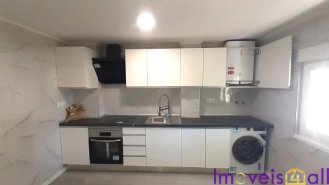 Apartamento T3 para Venda em Laranjeiro e Feijó