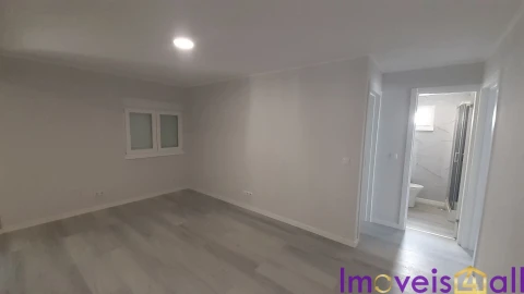 Apartamento T3 para Venda em Laranjeiro e Feijó
