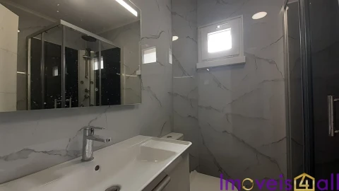 Apartamento T3 para Venda em Laranjeiro e Feijó