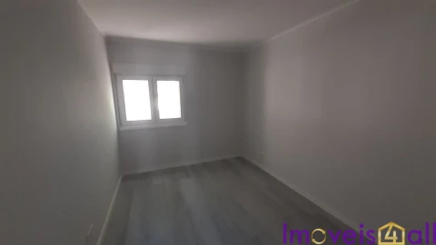 Apartamento T3 para Venda em Laranjeiro e Feijó