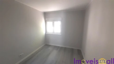Apartamento T3 para Venda em Laranjeiro e Feijó
