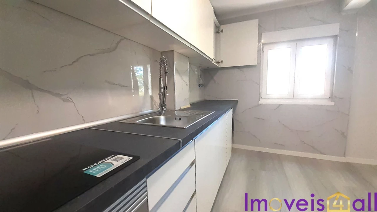 Apartamento T3 para Venda em Laranjeiro e Feijó Foto 7