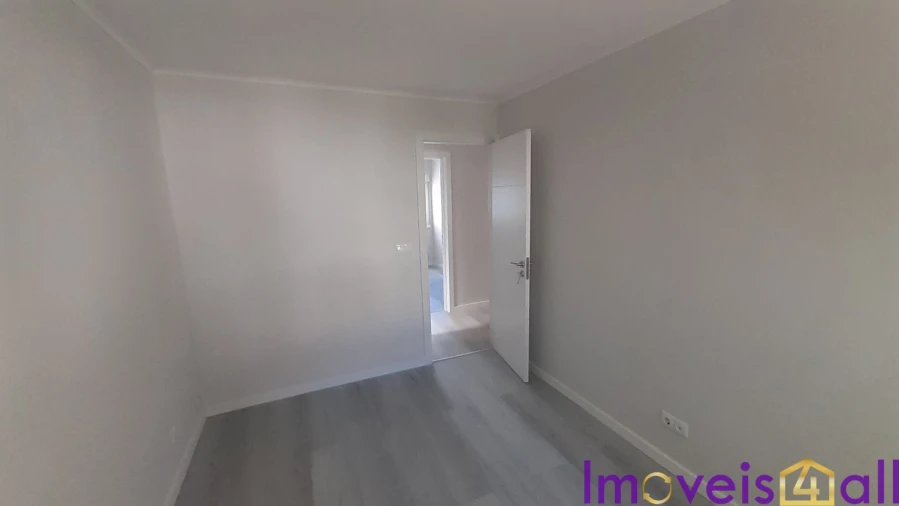 Apartamento T3 para Venda em Laranjeiro e Feijó Foto 13